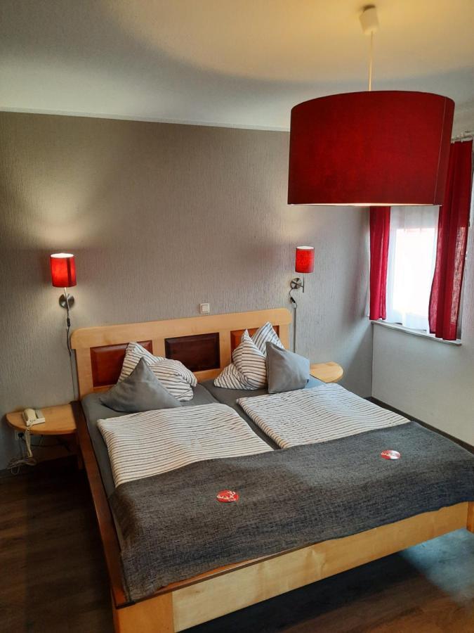 Landhotel Brauner Hirsch Kammerforst ภายนอก รูปภาพ