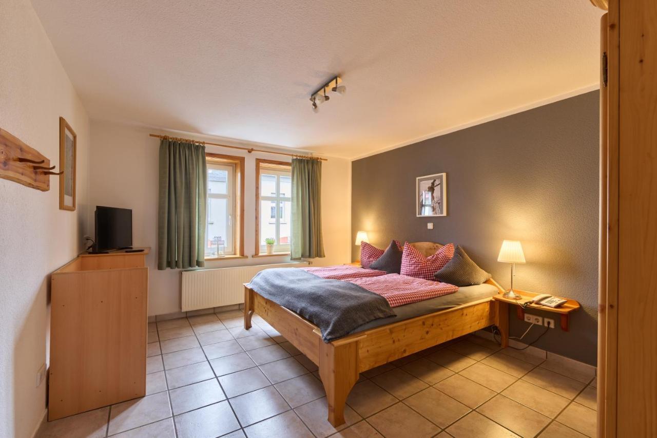 Landhotel Brauner Hirsch Kammerforst ภายนอก รูปภาพ