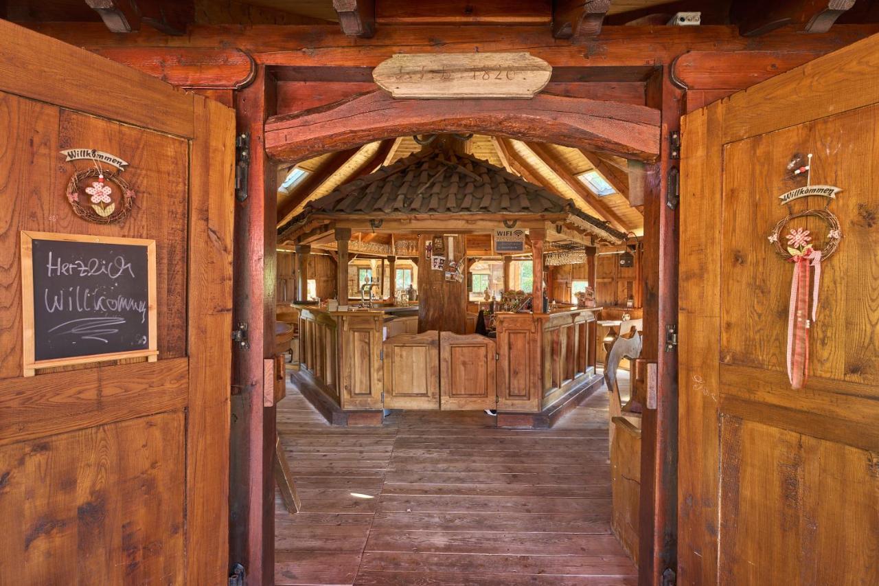 Landhotel Brauner Hirsch Kammerforst ภายนอก รูปภาพ