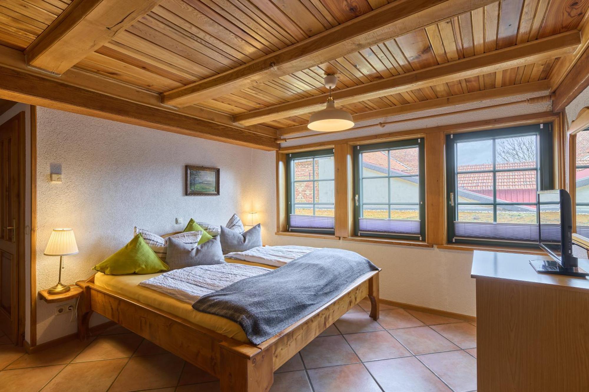 Landhotel Brauner Hirsch Kammerforst ห้อง รูปภาพ